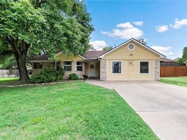2626 Westwood Main Dr, Bryan, TX 77807