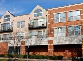 1800 Dewes St UNIT 205, Glenview, IL 60025