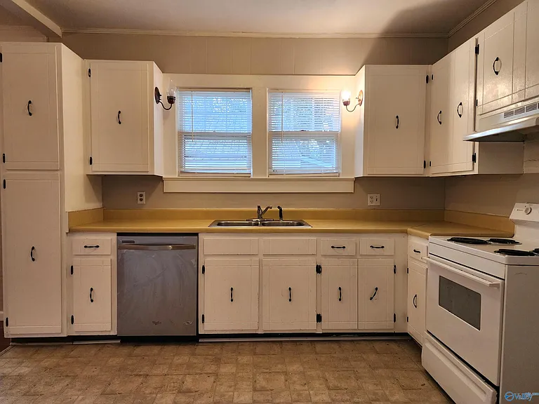 721 S Market St — Photo 9