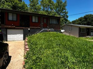 7585 Blanding Dr, Saint Louis, MO 63135