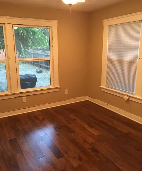 932 N Park Ave — Photo 12