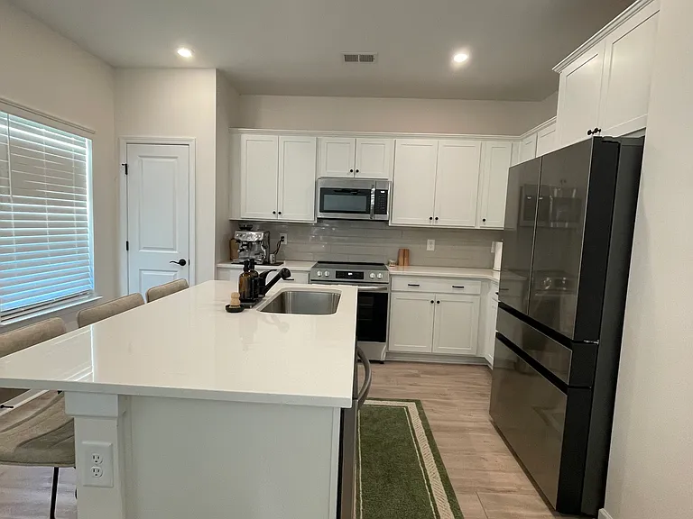704 Samuel Dr — Photo 23
