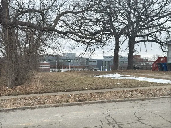 1915 Francis Ave, Des Moines, IA 50314