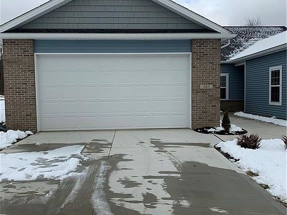 2nd image of 203 Stoney Brook Pl