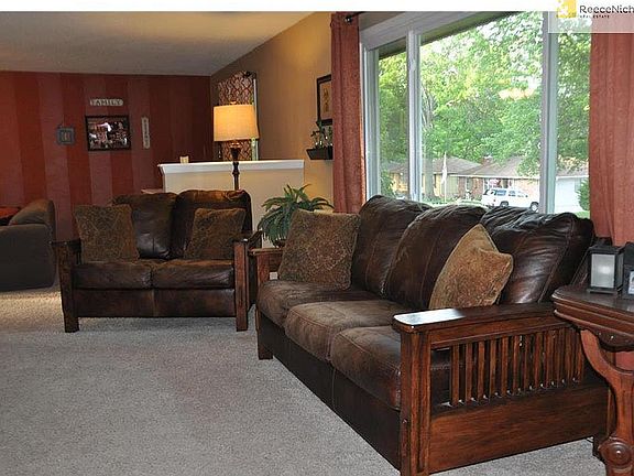 2nd image of 3820 S Stonewall Ave