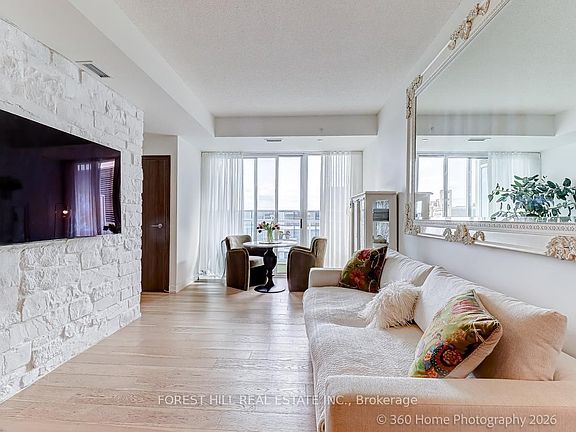 2nd image of 17 Bathurst St #1215