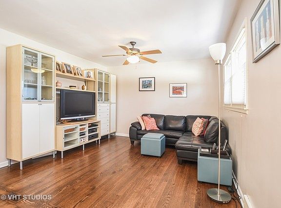 3rd image of 563 Whittier Ave