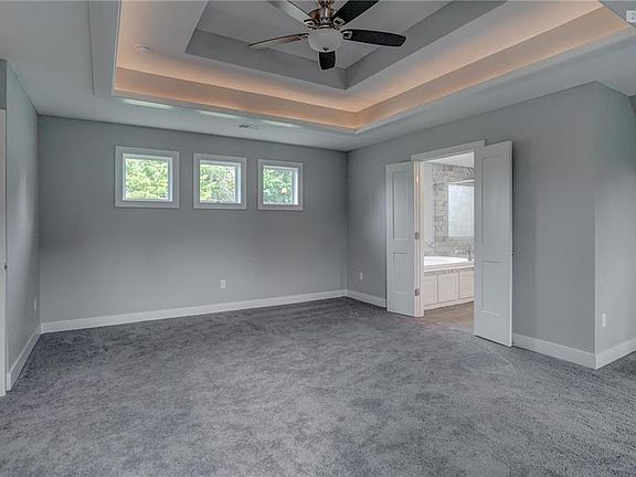 4th image of 7020 Glenn Ln