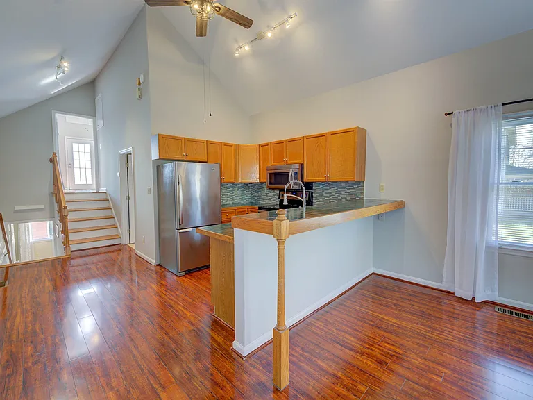 728 Blanding St — Photo 11