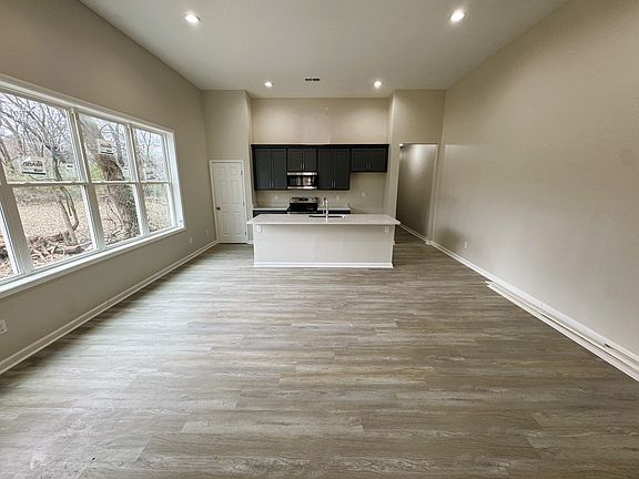 5th image of 547 Berclair Rd #102