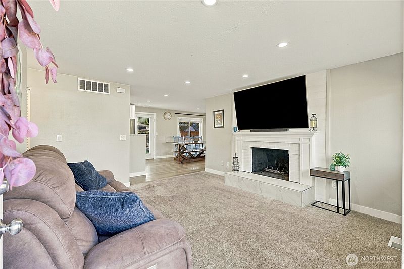 5th image of 17635 SE 267th Place