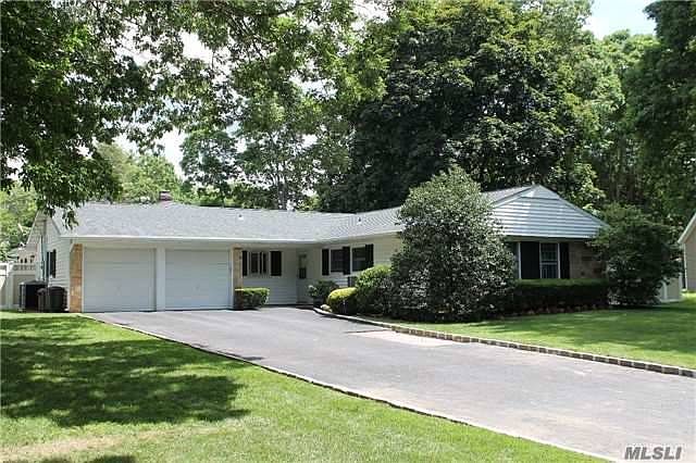 1st image of 10 Sanford Ln