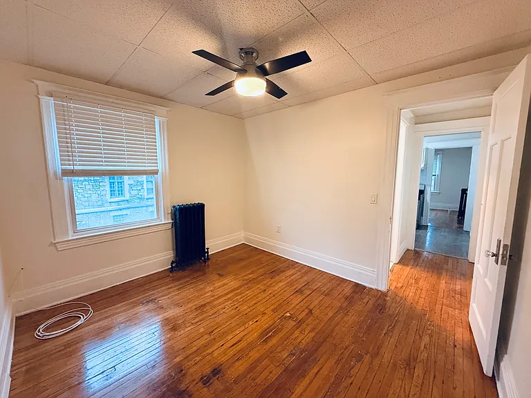 397-399 University Ave #4 — Photo 6