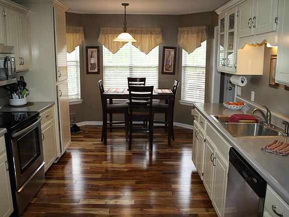 5th image of 7073 Buttercup Ln