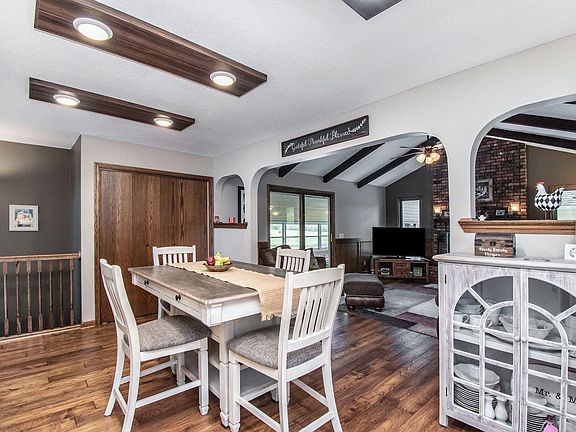 4th image of 25794 Mountain Ln