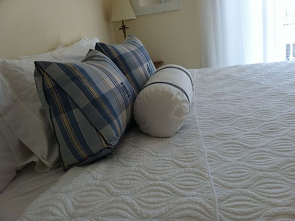 3 King Beds plus one qqueen pull-out sofa!