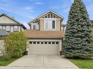 56 S Everglen Way SW, Calgary, AB T2Y 5G3