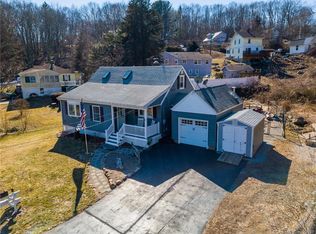 4 Pennicott Rd, Quaker Hill, CT 06375