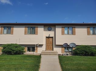 2214 Cottage St, Grand Island, NE 68803