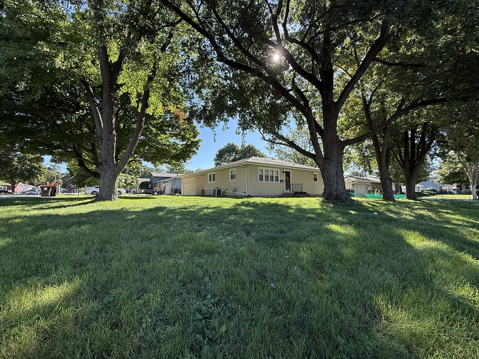 2 bed, 988 sqft, $1,350 — Photo 1