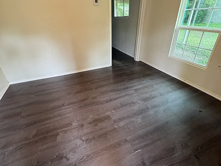 313 N Flat St — Photo 6
