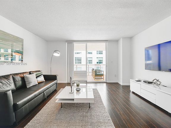 4th image of 1200 Brickell Bay Dr APT 3614