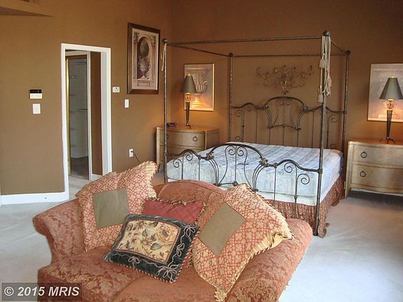 Bedroom (Master)