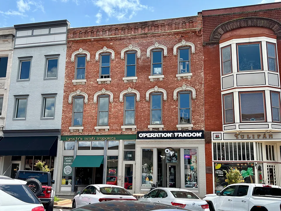 118 S Market St #200