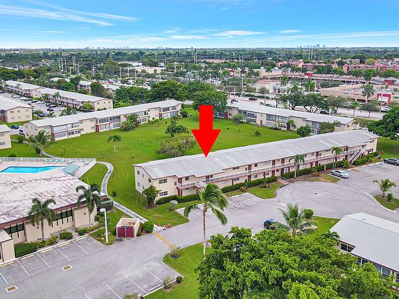 2nd image of 7400 NW 4th Pl APT 201