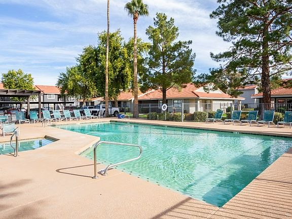 Resort-Style Pool