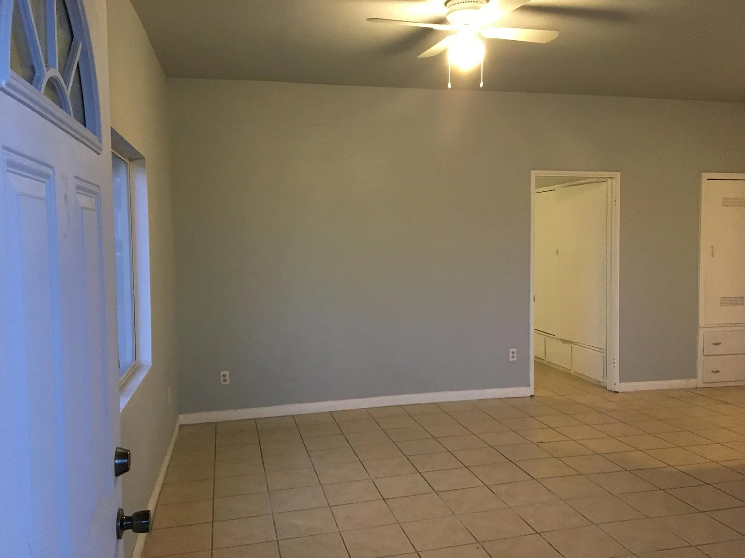 2 bed, $1,100 — Photo 3