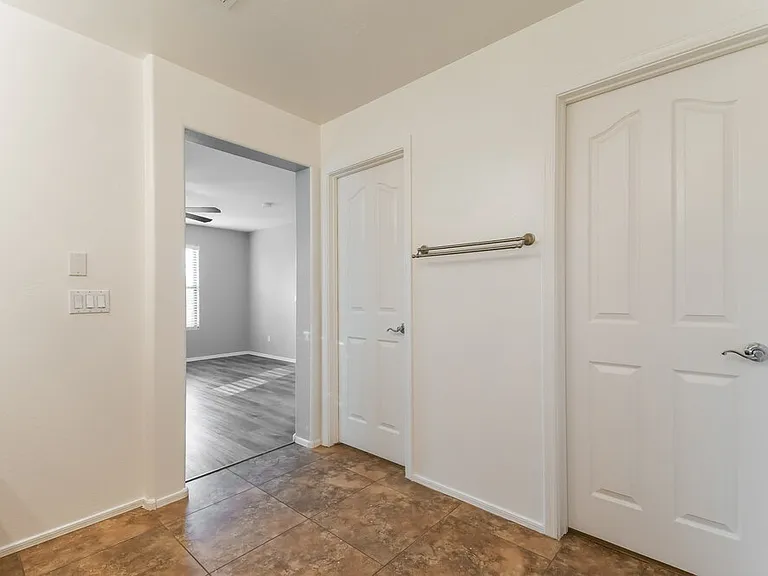 2523 E Bart St — Photo 10