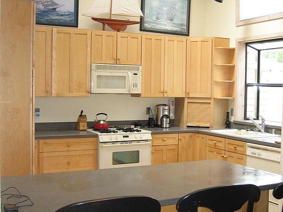 4th image of 849 Gull Dr