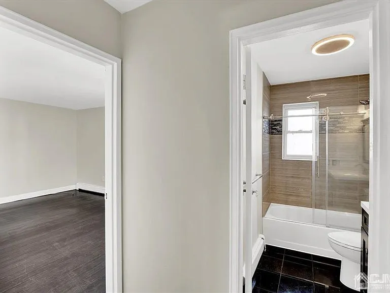 289 Main St #8K — Photo 11