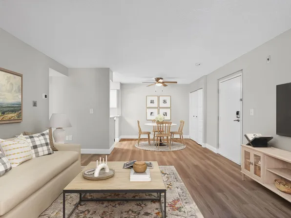 Bay Ridge at Nashua Apartments