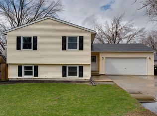 604 Tomahawk Ct, Heyworth, IL 61745