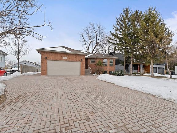 3rd image of 1712 Lesperance Rd