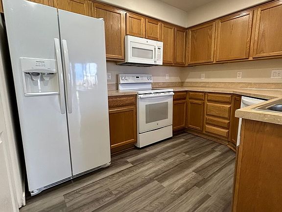 3rd image of 938-940 Boardwalk Ave NE #938