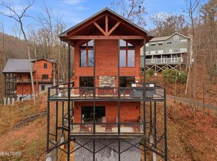 1110 Laddie Buck Ln, Gatlinburg, TN 37738