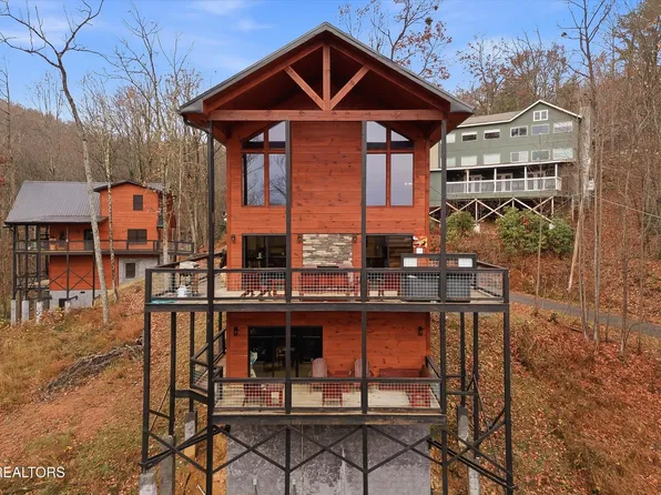 1110 Laddie Buck Ln, Gatlinburg, TN 37738