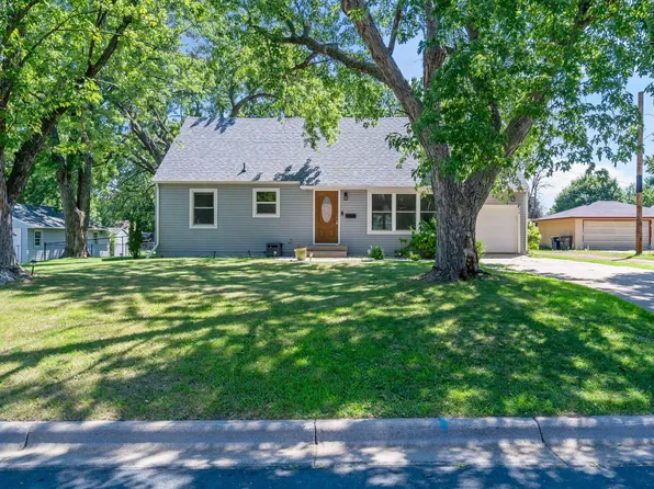 853 Minnesota St S, Shakopee, MN 55379