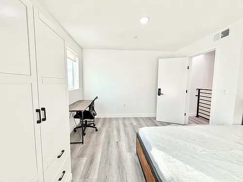 Floor plan 1331 1/2 W 36th St