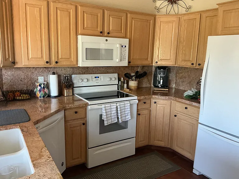 811 Canyon Park Ave — Photo 9