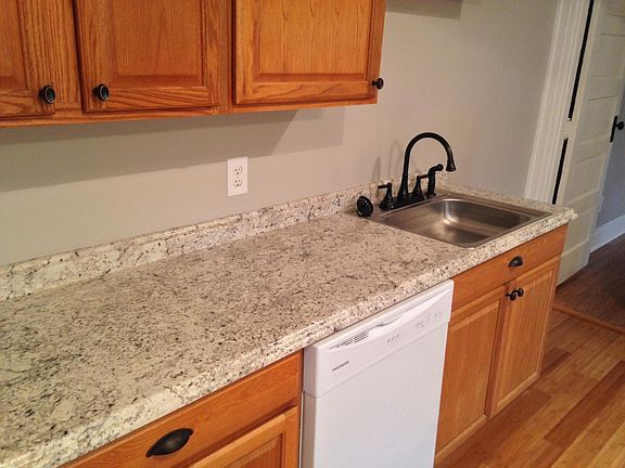 4th image of 714 Brown St APT A