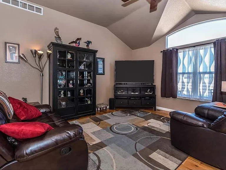 55743 E 39th Ave — Photo 7
