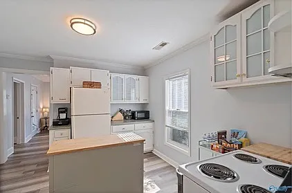 505 McCullough Ave NE — Photo 7