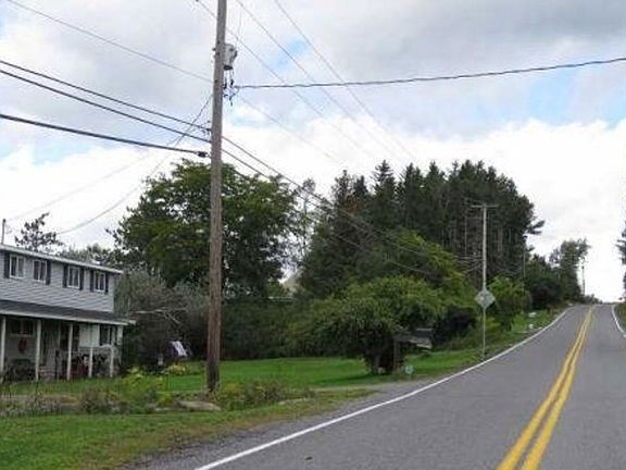 Exterior Neighborhood (street photo)