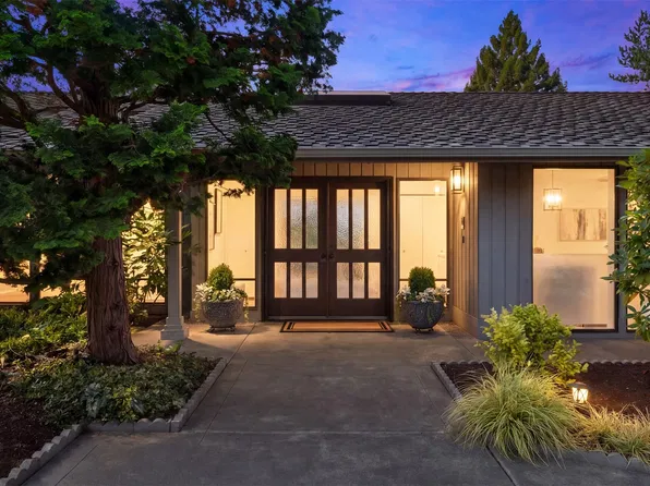 2325 88th Avenue NE, Clyde Hill, WA 98004
