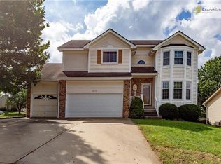 6818 Willis Dr, Pleasant Valley, MO 64068