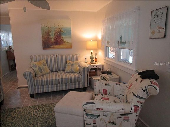 4th image of 10305 Palm Dr #220